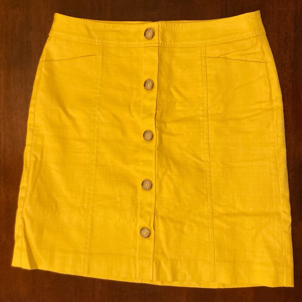 LOFT Yellow button down skirt